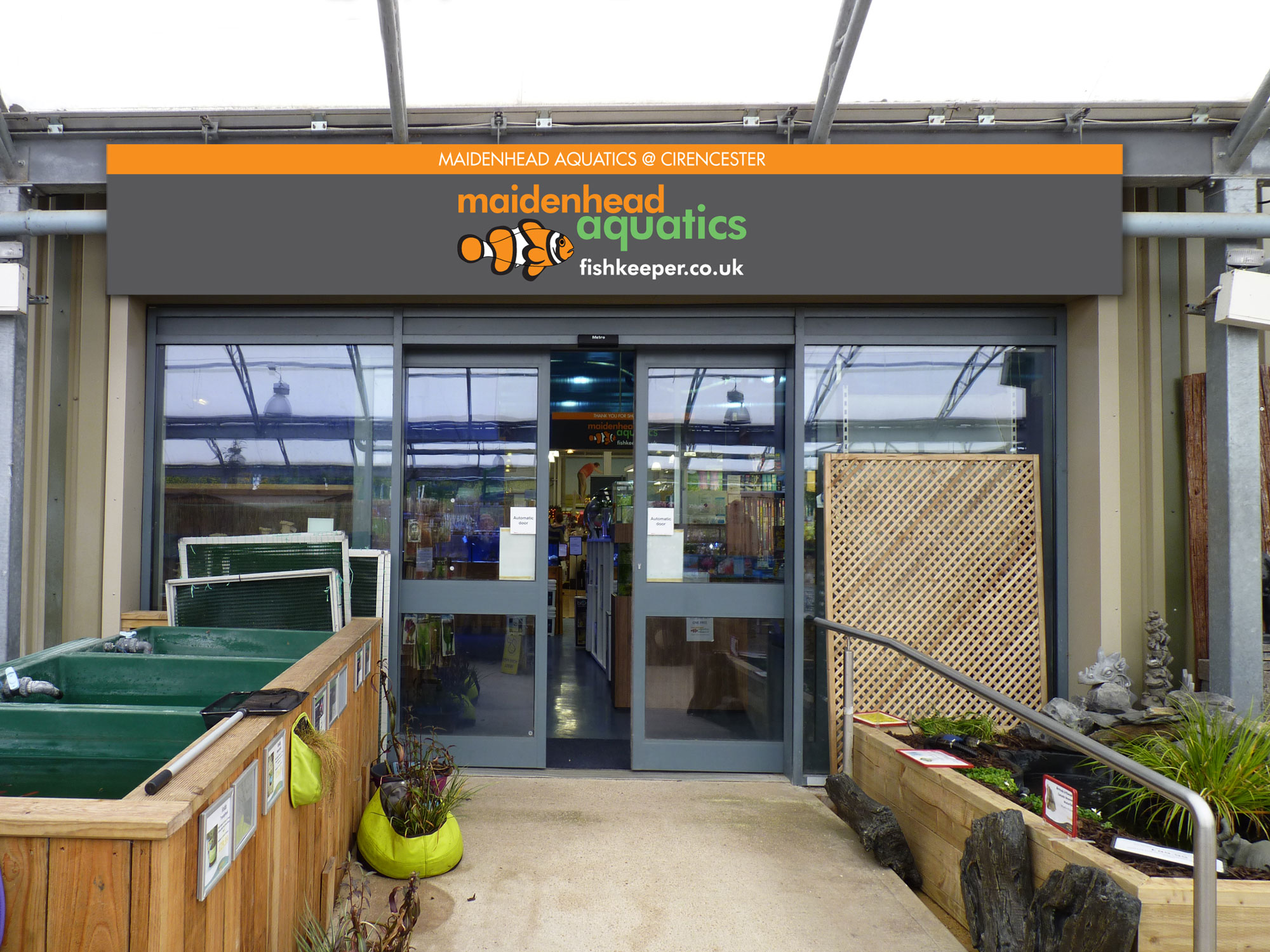 Maidenhead Aquatics Cirencester Store Signage